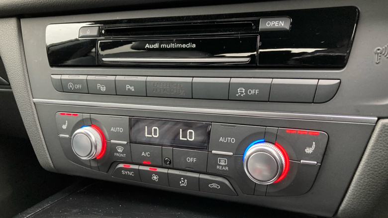 Audi A6 2.0 TDI Ultra Black Edition 5dr S Tronic Diesel Estate